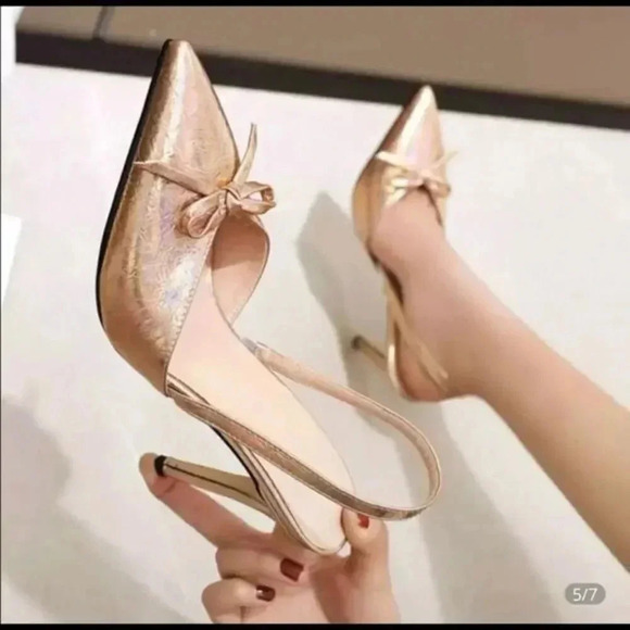 Beautiful high heels NWOT - Picture 1 of 5